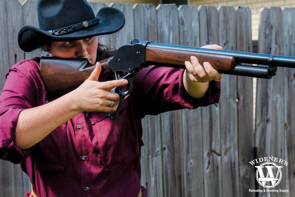 a photo of a lever action shotgun